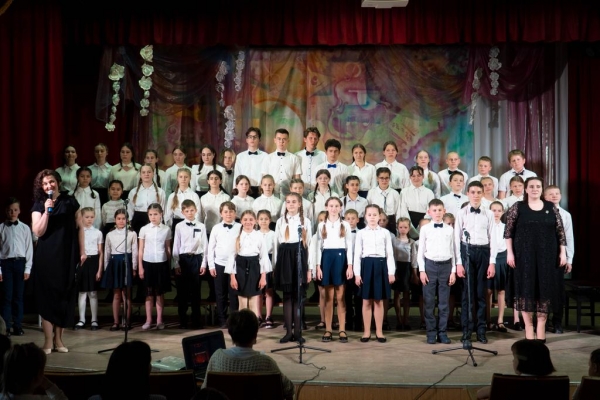 18 мая в Мостовской ДШИ прошел концерт хоровой музыки, посвященный Дню славянской письменности и культуры.